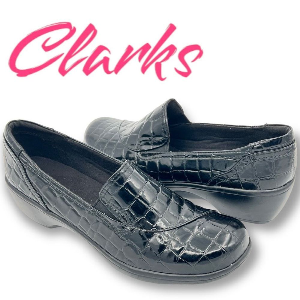 Clarks Bendables women’s moc croc Slip Ons Black 8m 2” heel